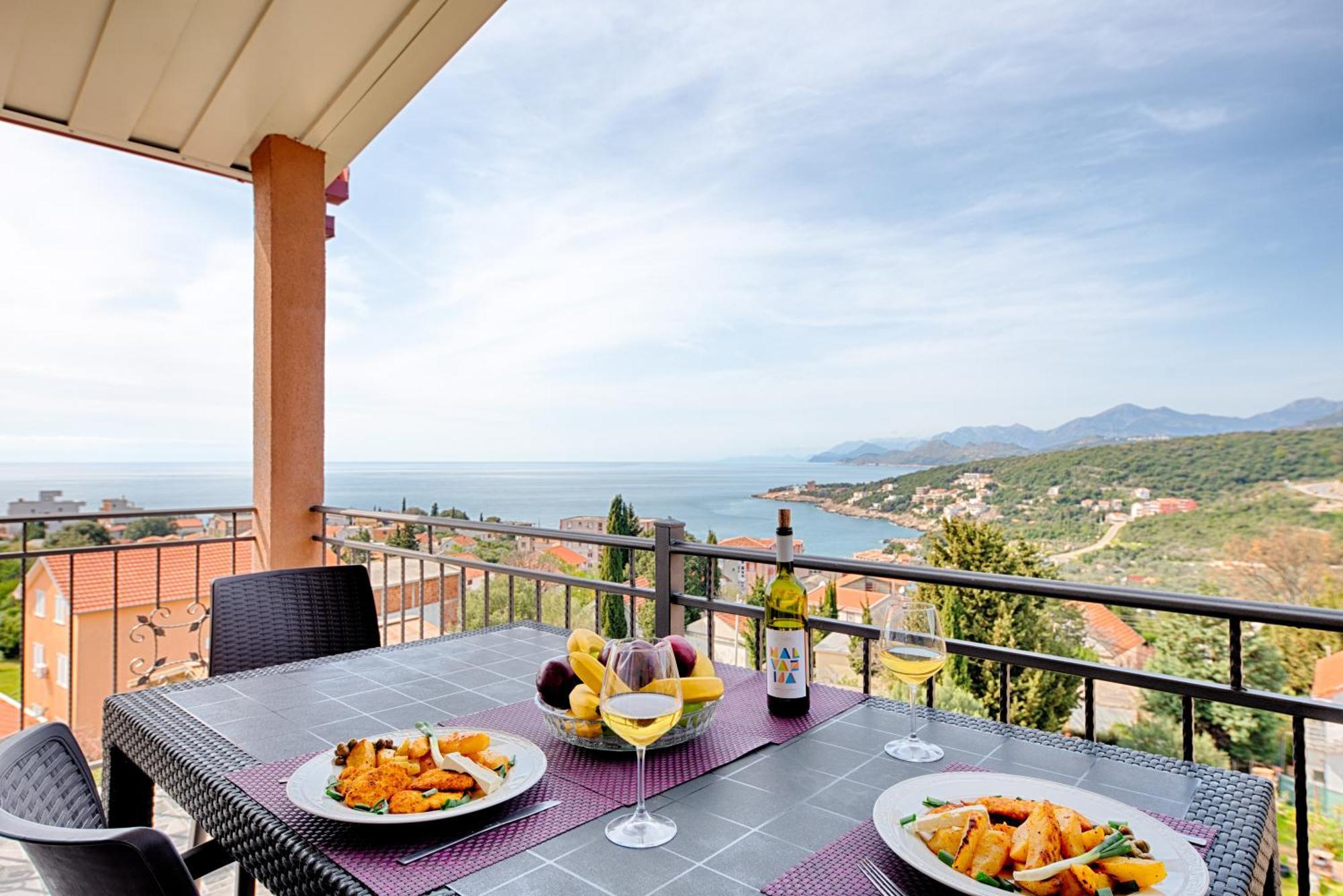 Apartamento Free Food And Swimming Pool Utjeha Exterior foto